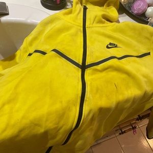 yellow nike tech medium size